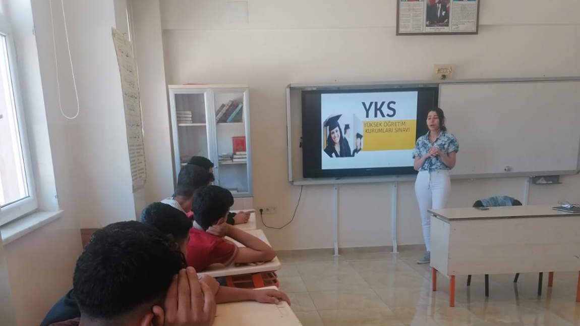 YKS hazırlık programı kapsamında öğrencilerimize tanıtım çalışmaları yapıldı.